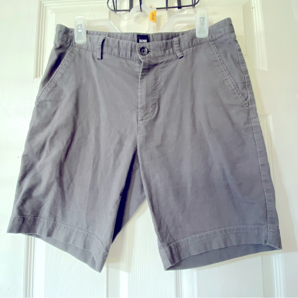 Hugo Boss men’s gray shorts Size 30R. NWOT